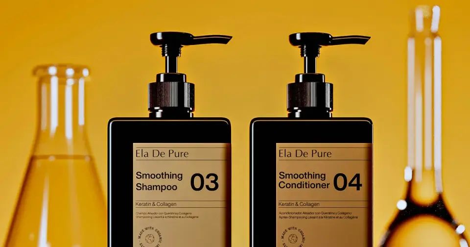 Frascos de lubrificantes elegantes sobre uma superfície minimalista